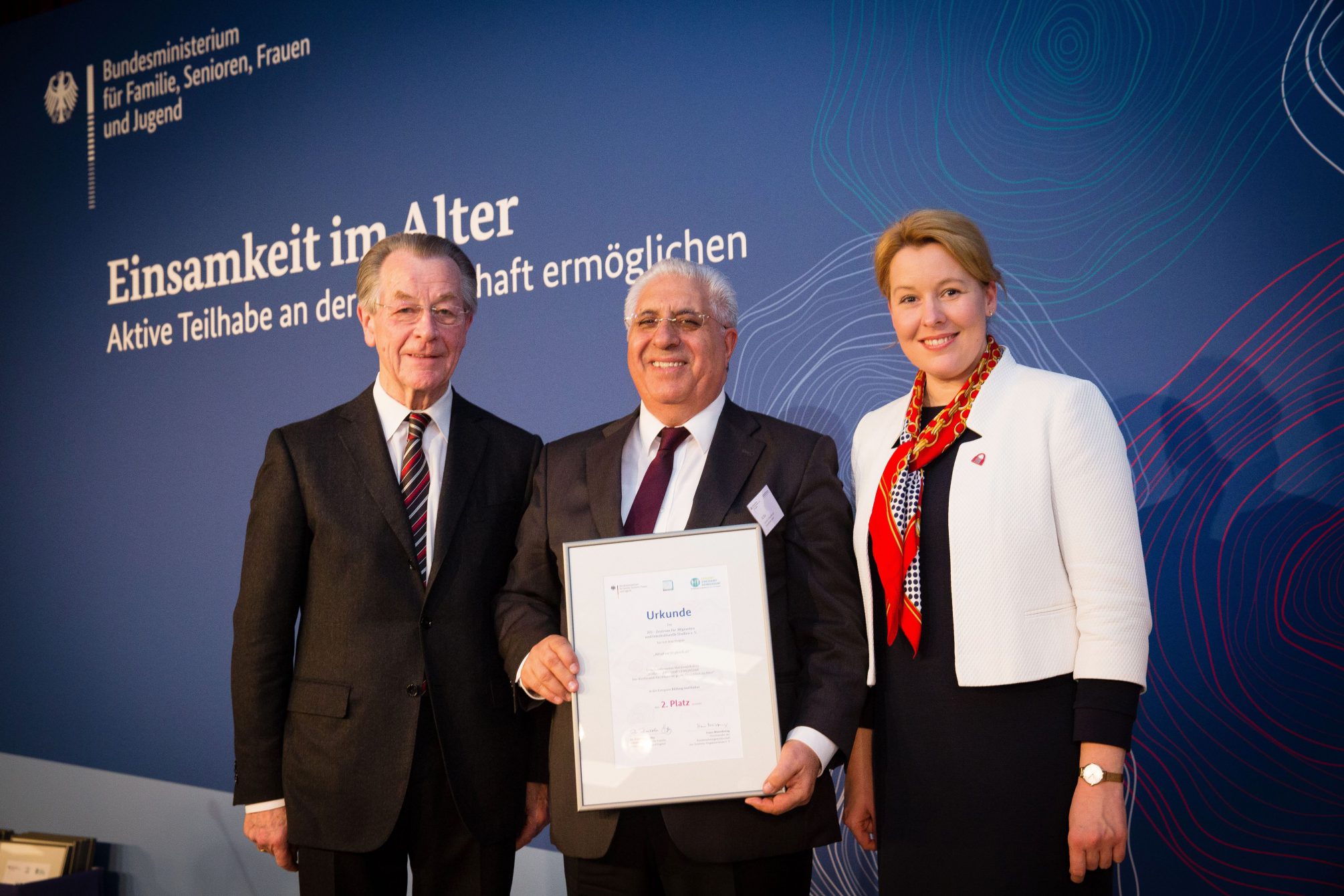 Einsamkeit im Alter vorbeugen - aktive Teilhabe an der Gesellschaft moeglich. Veranstaltung mit Bundesministerin Giffey und Franz Muentefering